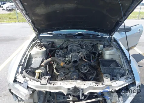 2010 Ford Mustang V6/V6 Premium z USA, uszkodzony, nr VIN 1ZVBP8AN4A5147985